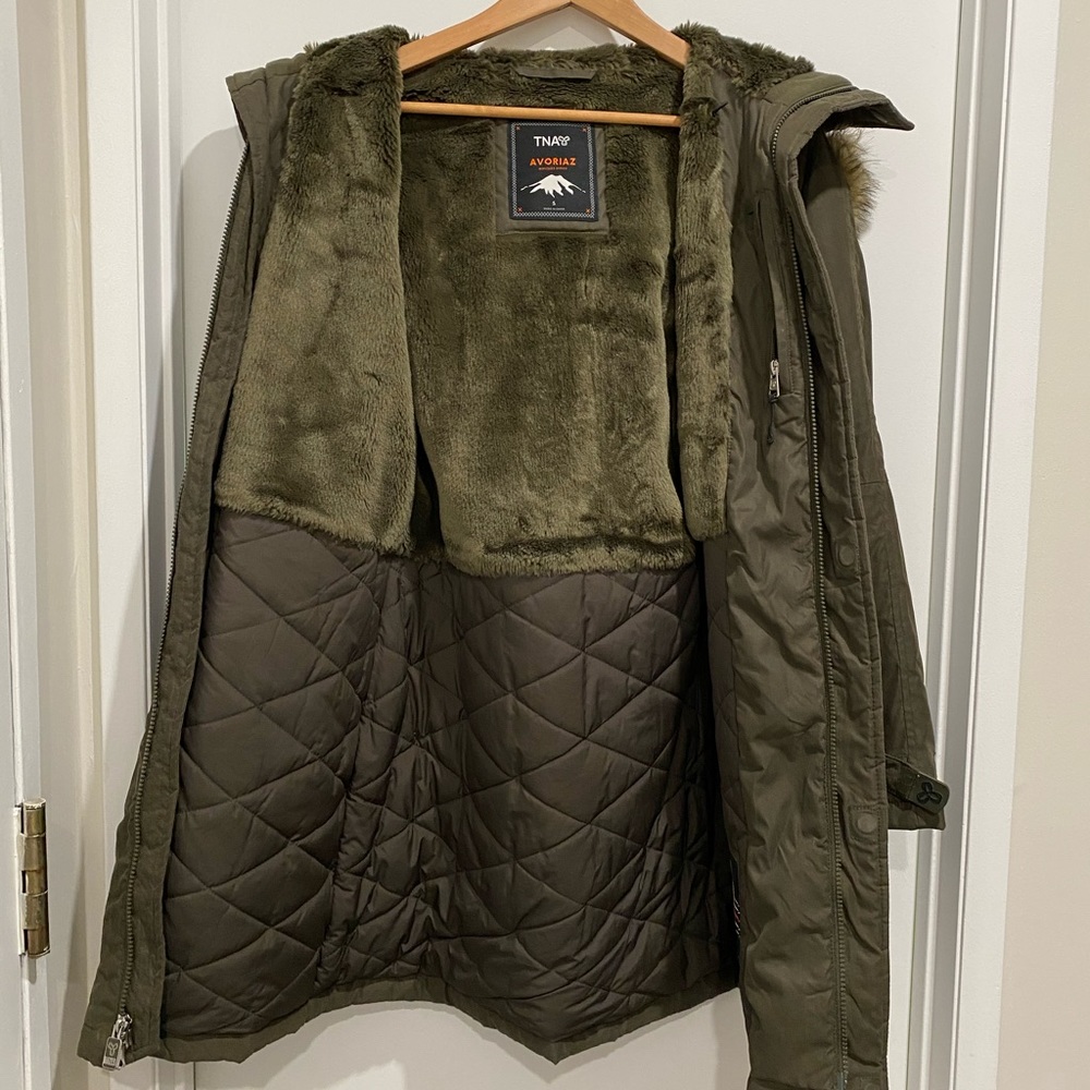 ✨Sold✨ Aritzia TNA Avoriaz Parka - Picture 5 of 9